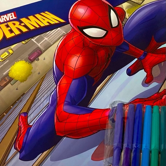 NWT Spider-Man Bundle Giant Sized Marvel Coloring & Activity Book  20 Markers💕 - Picture 8 of 9
